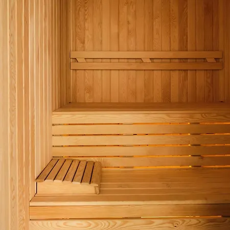 Ashta / Minimal Villa