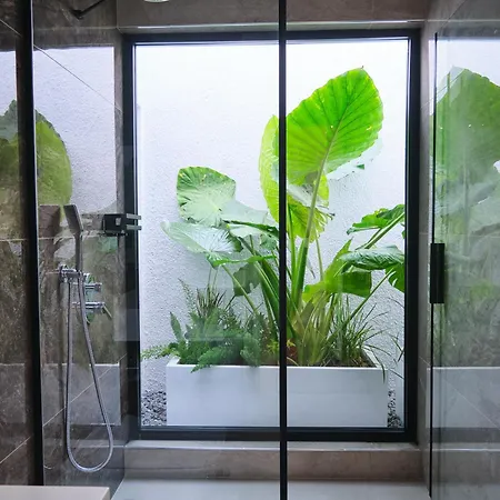 Villa Ashta / Minimal