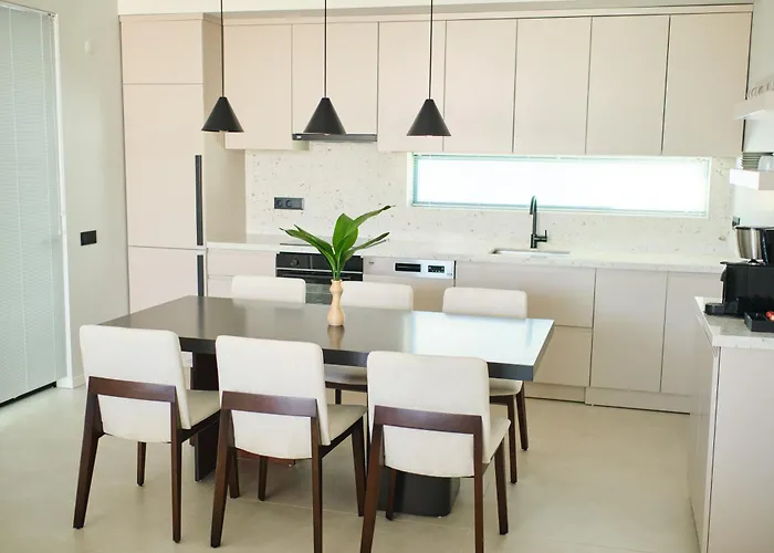 Ashta / Minimal 빌라