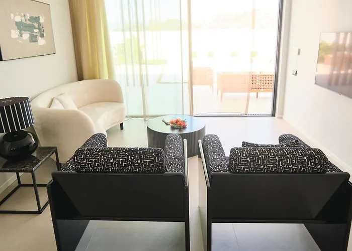 Ashta / Minimal 빌라 페티예