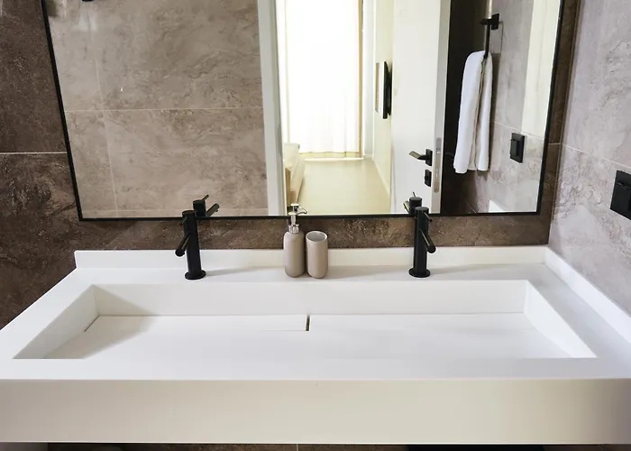 Ashta / Minimal 빌라